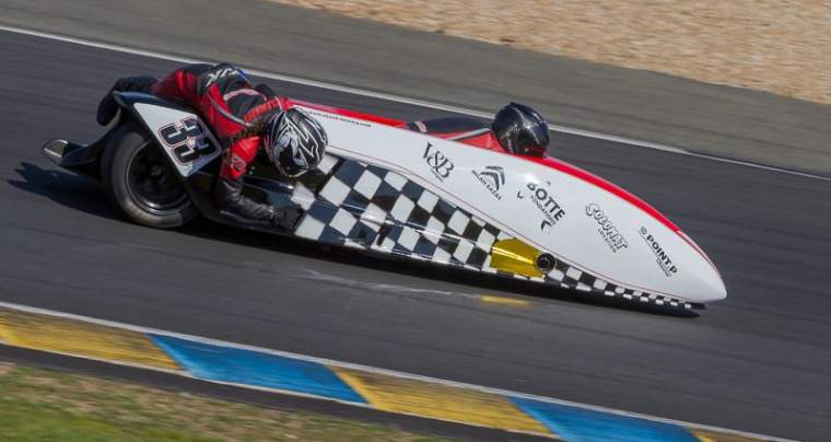 Emmanuelle CLEMENT, passagère side-car, 6 et 7 Avril Championnat de France au Mans puis aux 24h les 20 et 21 Avril 2019