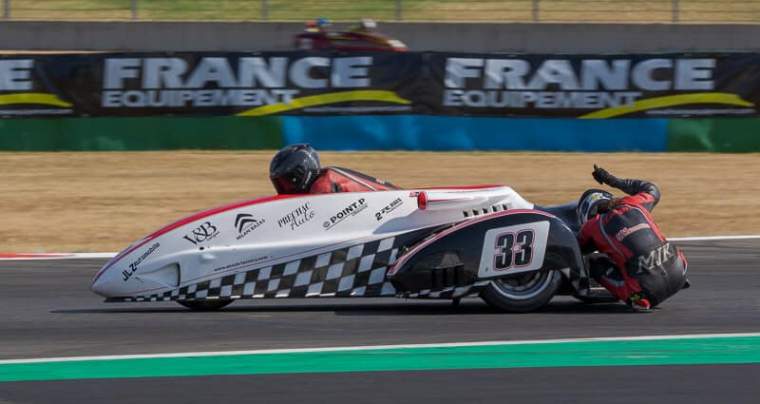 Emmanuelle CLEMENT, passagère side-car, 5 <sup>e</sup> manche du Championnat de France Superbike, Circuit de Magny-Cours