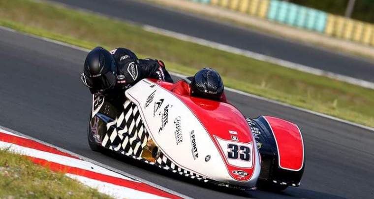 Emmanuelle CLEMENT, passagère side-car, dernière épreuve du Championnat du Monde Sidecar en Croatie