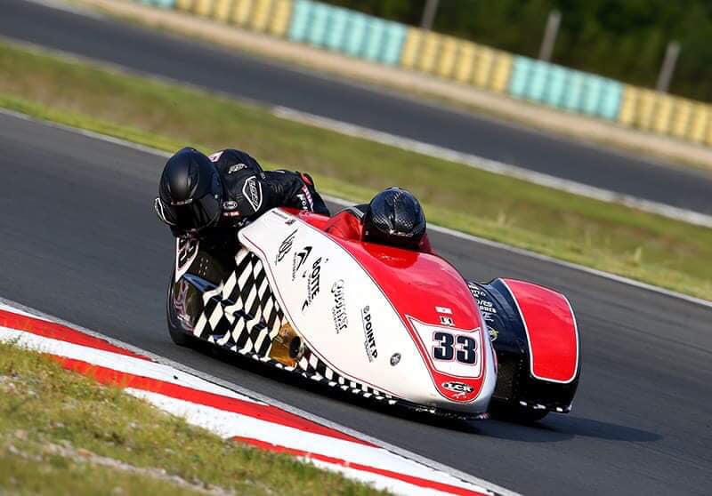 Emmanuelle CLEMENT, passagère side-car, dernière épreuve du Championnat du Monde Sidecar en Croatie