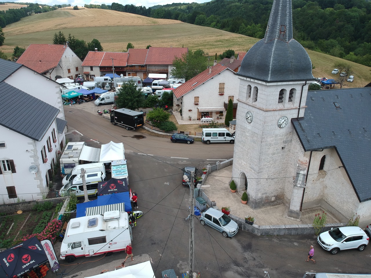 Vidéo du Petit Abergement 2019, course de côte moto, side-car et quad